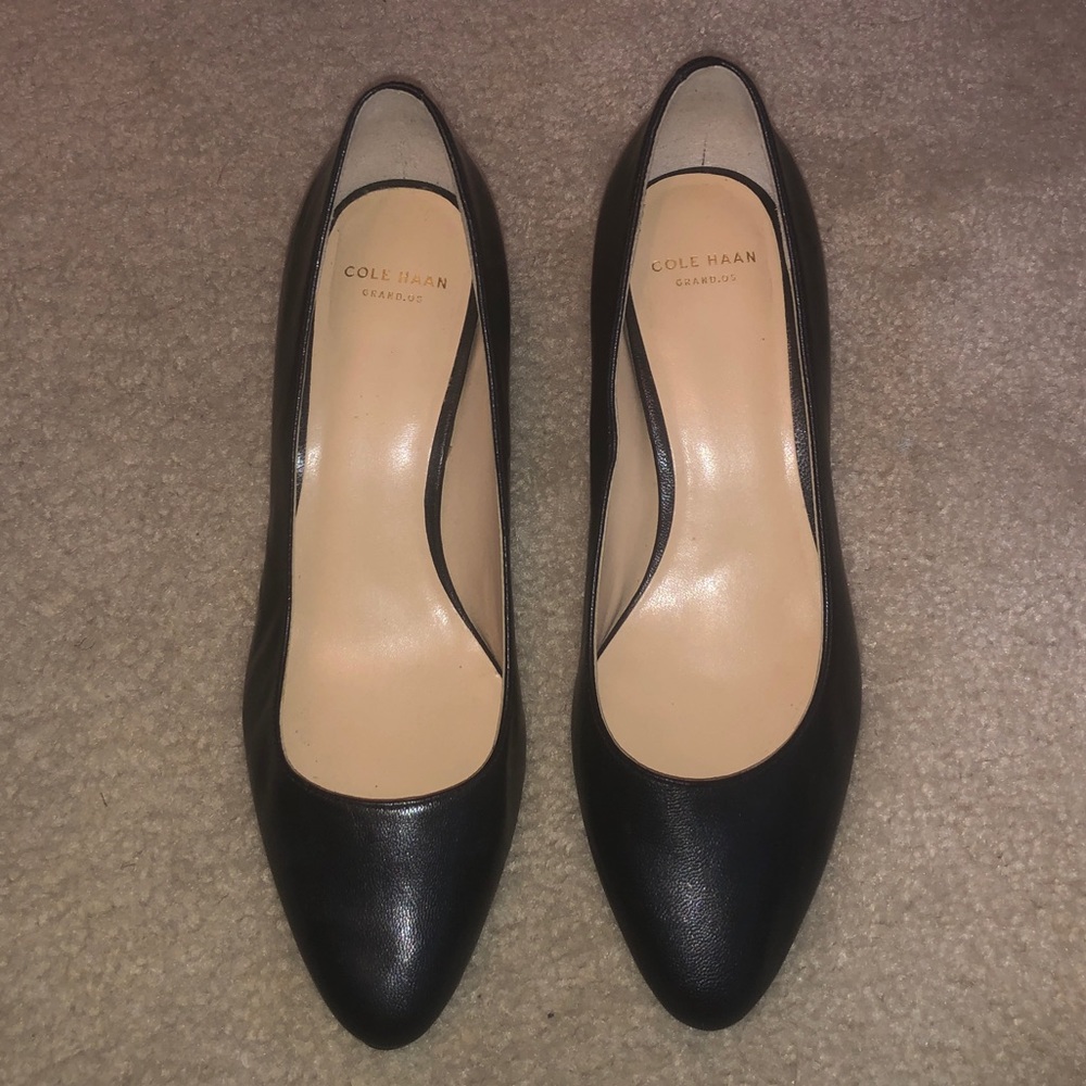 COPY - Cole Hann Black closed toed pump